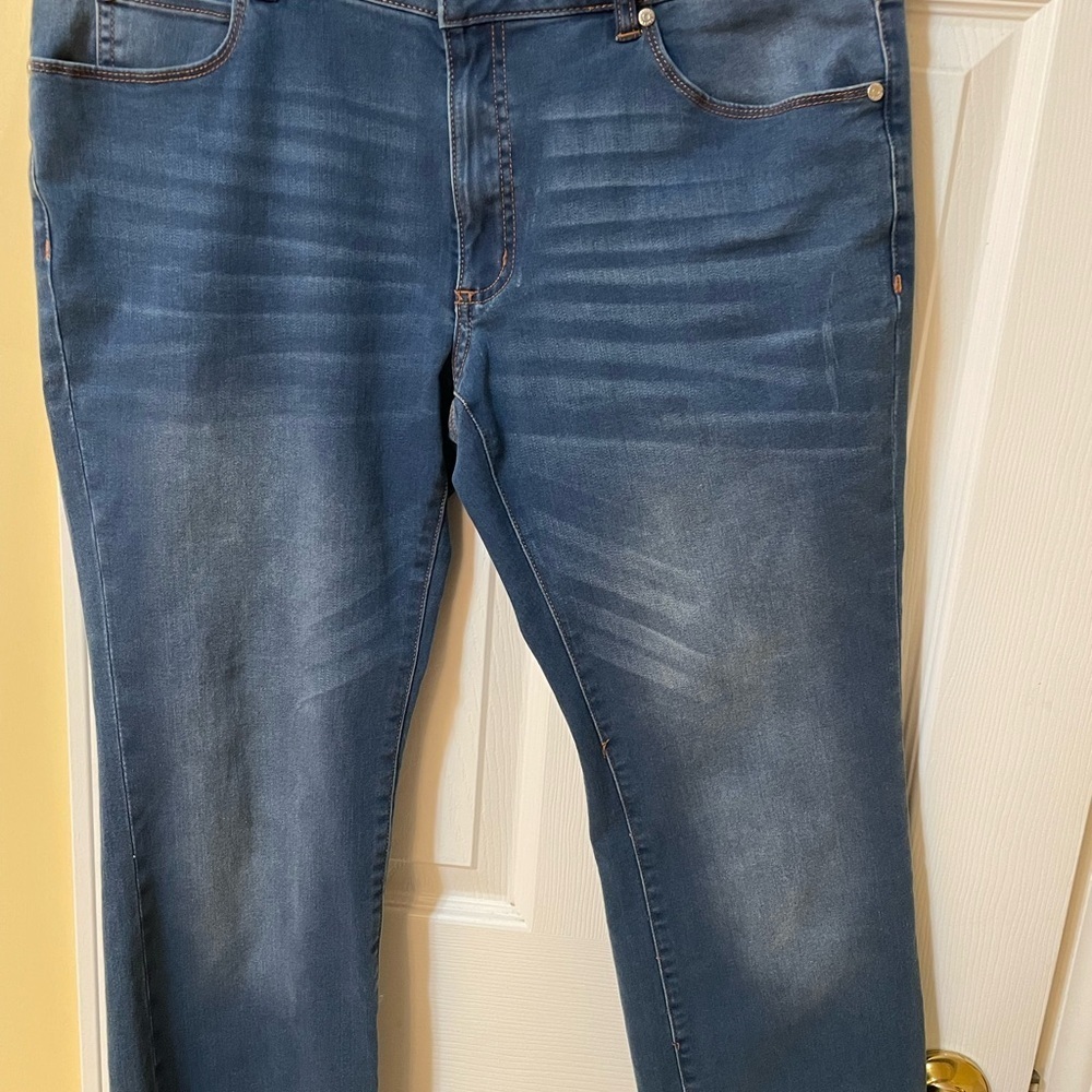 ✨👖 Tahari Premium Denim Straight-Leg Jeans | Size 16 (33) | Classic Blue Wash 👖✨